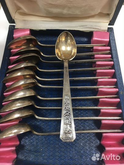 Серебряные ложки на 12 персон