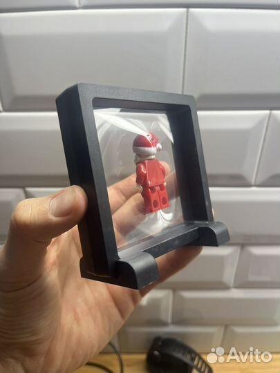 Лего человечек в рамке