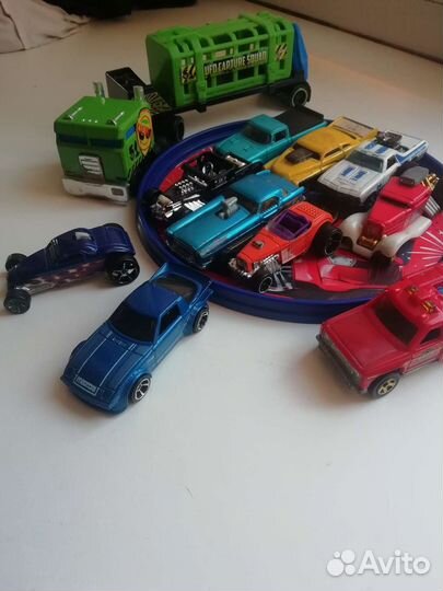 Hot wheels машинки