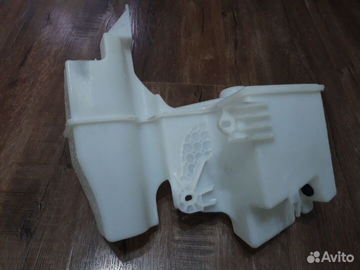 Бачок омывателя на volkswagen траспортер т5