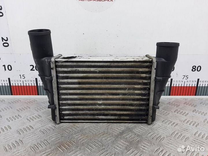 Интеркулер Volkswagen Passat B5 2000 058145805A