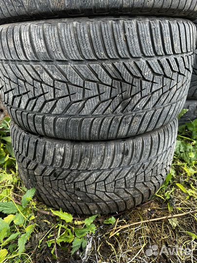 Hankook Winter I'Cept Evo 245/40 R18 и 265/35 R18