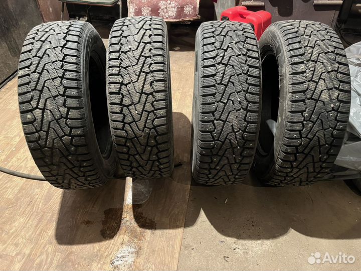 Pirelli Ice Zero 215/65 R17 103T