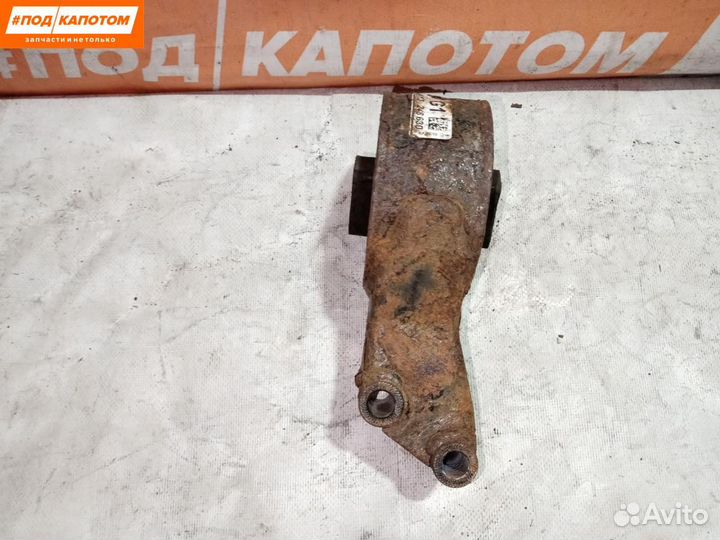 Подушка крепления двигателя задняя Opel Astra J