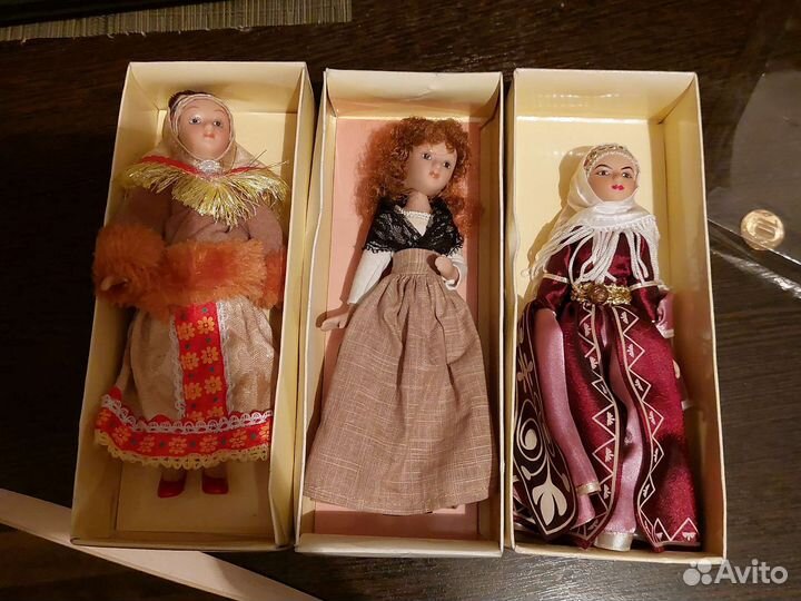Кукла фарфоровая коллекционная