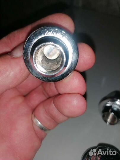 Колесные гайки