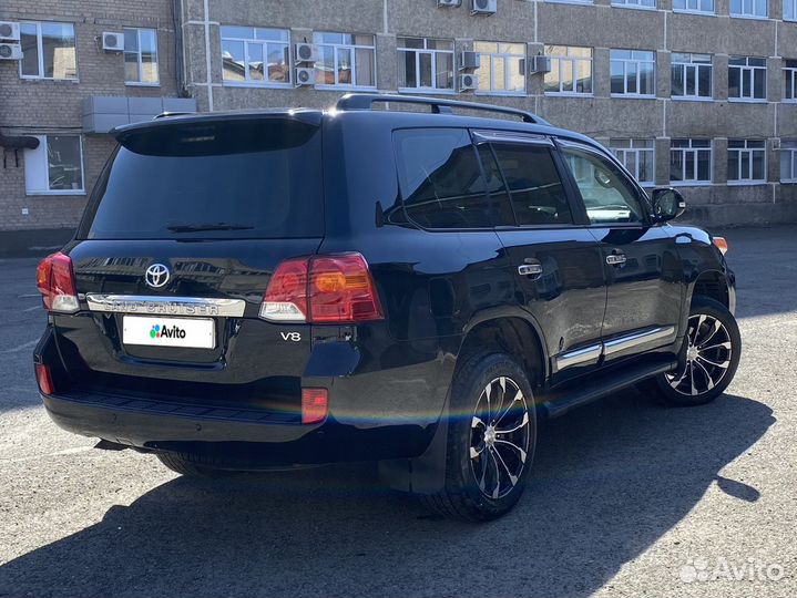 Toyota Land Cruiser, 2012