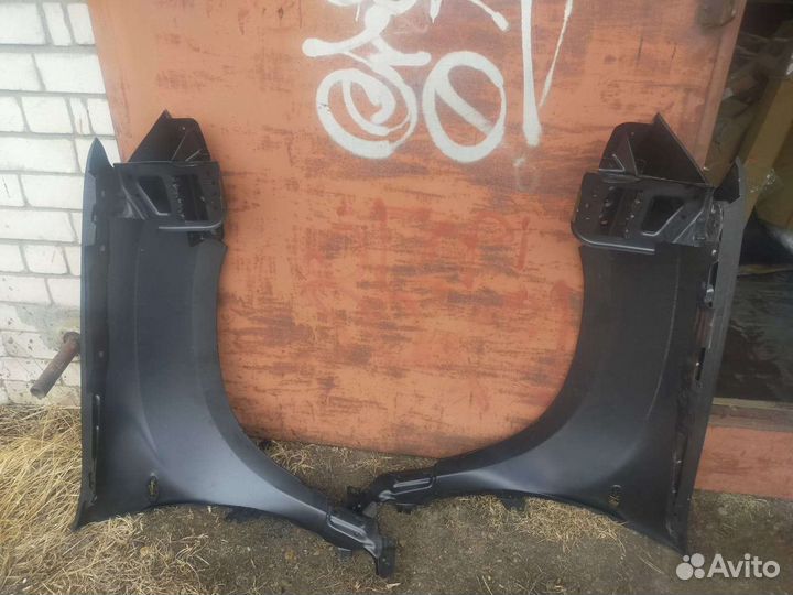 Крыло Nissan Terrano