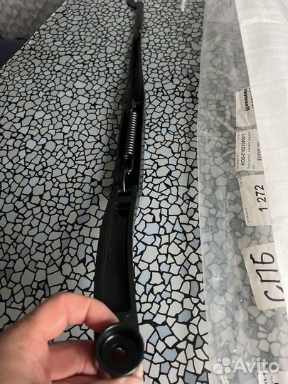 983113Z000 Поводок стеклооч. левый Hyundai I40