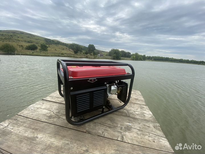 Бензиновый электрогенератор