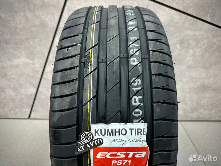 Kumho Ecsta PS71 275/40 R22