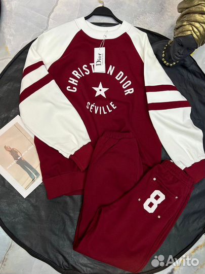 Спортивный костюм