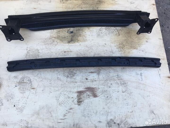 Усилитель заднего бампера VW Jetta 5