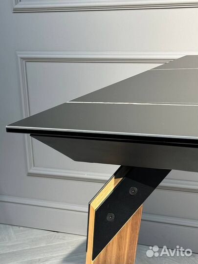 Дизайнерский стол