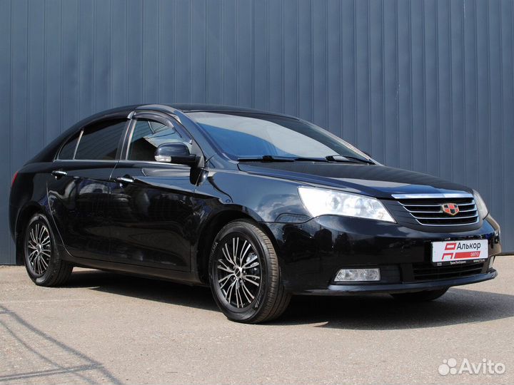 Лобовое стекло Geely eMGrand