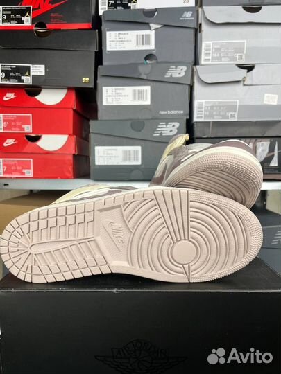 Кроссовки Nike Air Jordan 1 на Арбате