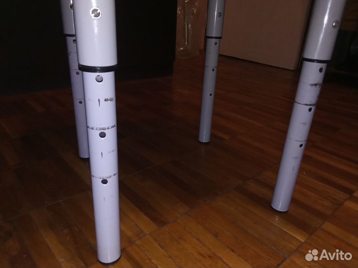 Стол детский, регулируемый по высоте