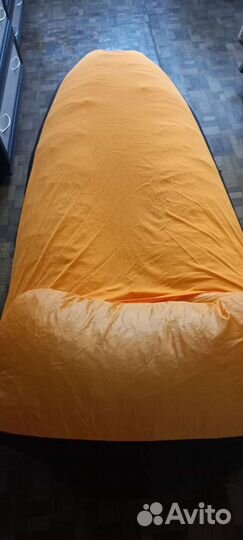 Надувной диван с чехлом
