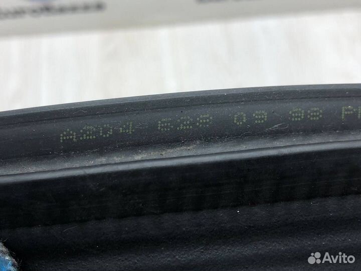 Уплотнитель моторной перегородки Mercedes W207