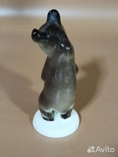 Статуэтка фарфор