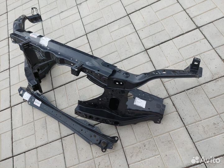 Рамка радиатора новая оригинал LX600/LC300 в сборе