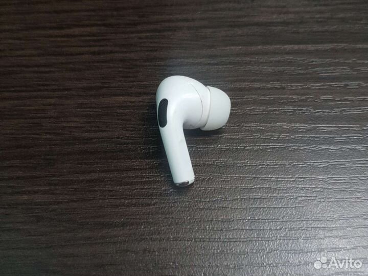 Правый наушник airpods pro