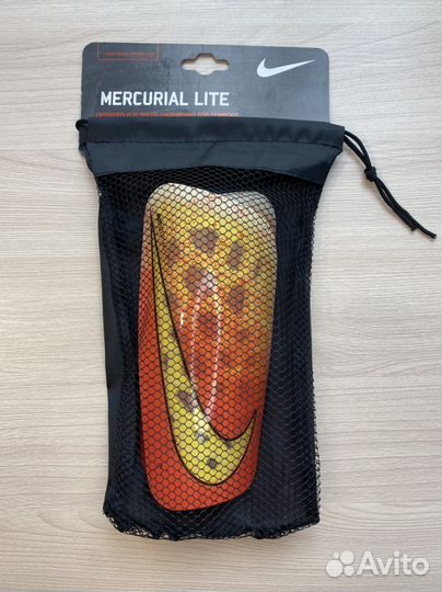 Щитки футбольные Nike Mercurial Lite 