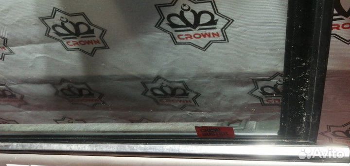 Молдинг стекла передний левый Mazda 626 1991