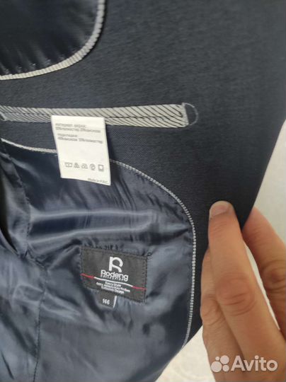 Школьный костюм 146 новый