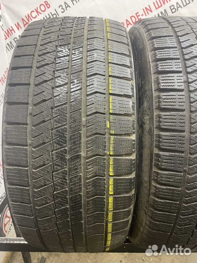 Bridgestone Blizzak VRX2 245/40 R18 93Q