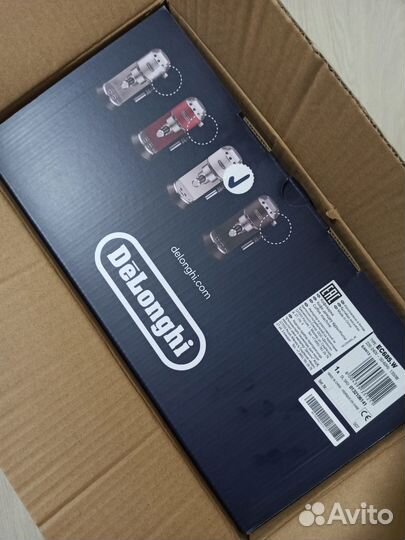 Новая кофеварка рожковая delonghi EC685.W