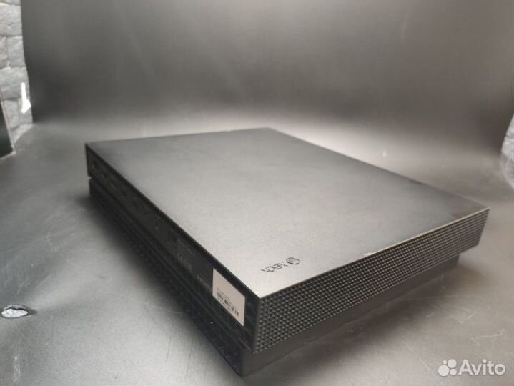 Игровая приставка Microsoft Xbox One X 1000 гб, че
