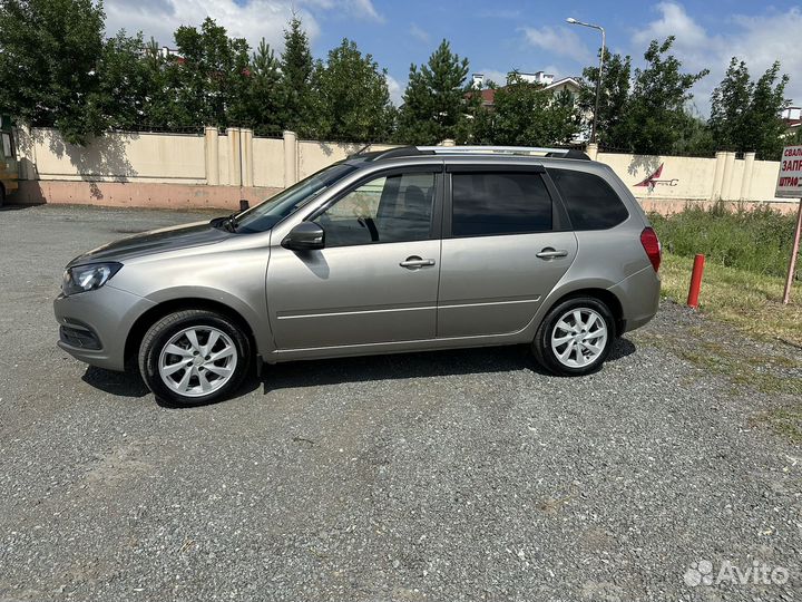 LADA Granta 1.6 МТ, 2022, 31 000 км