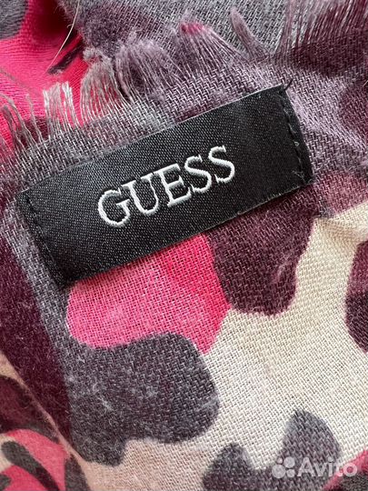 Платок guess