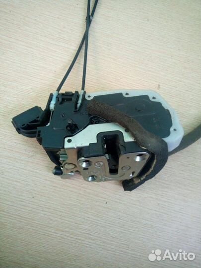 Замок двери передний правый Nissan Almera G-15