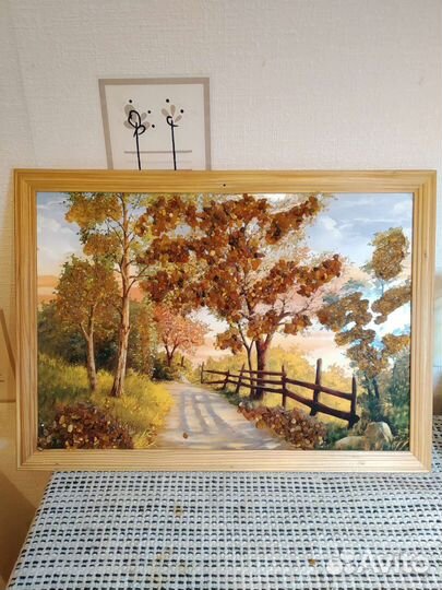 Картина с янтарем