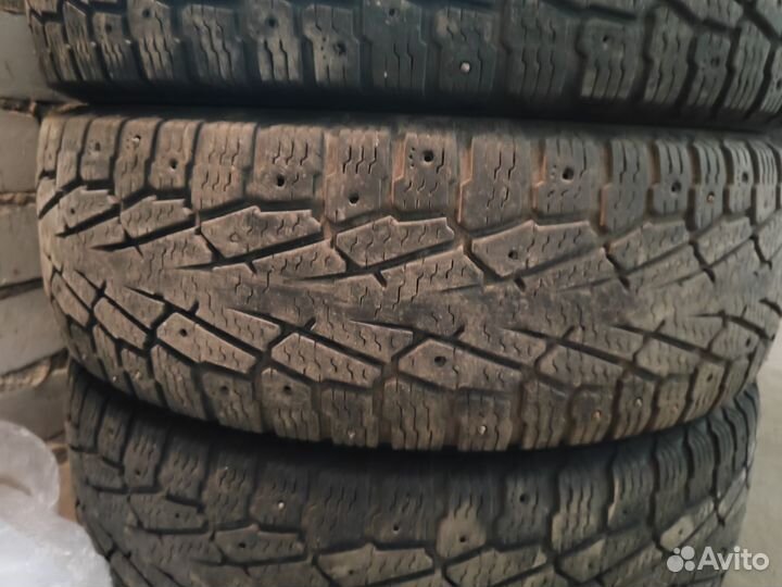 Nokian Tyres Hakkapeliitta LT 245/75 R16
