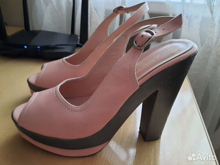 Босоножки 39