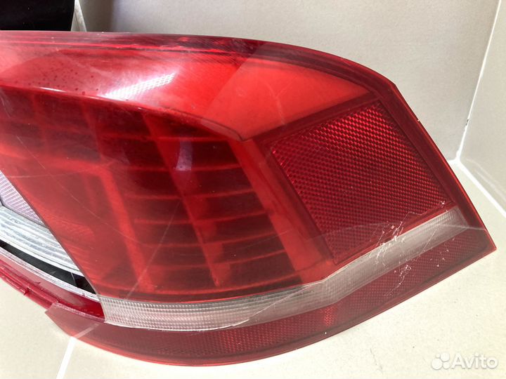 Фонарь правый