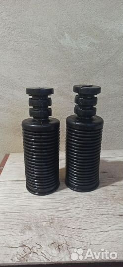 Пыльники задних стоек с отбойником