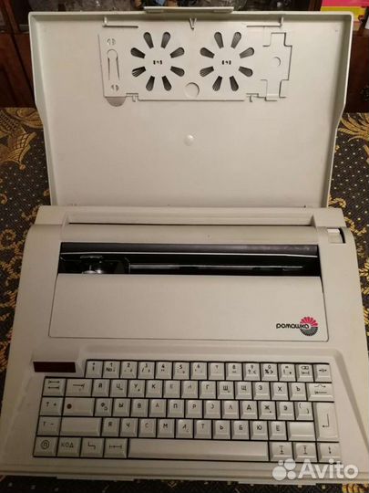 Пишущая электронная машинка