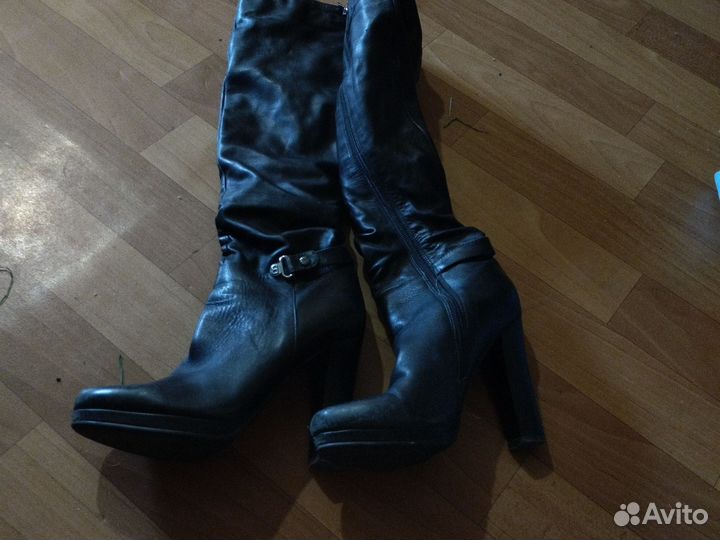 Отдам женские вещи и обувь