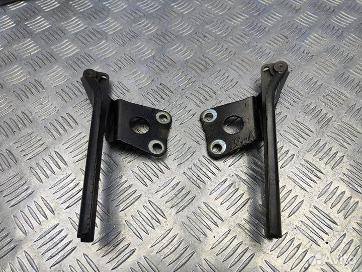 Петля капота (пара) Skoda Yeti 5L 1.4 caxa 122 Л.С