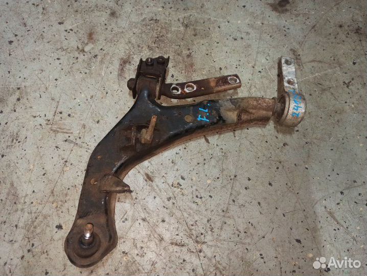 Рычаг подвески передний левый Nissan Primera P12