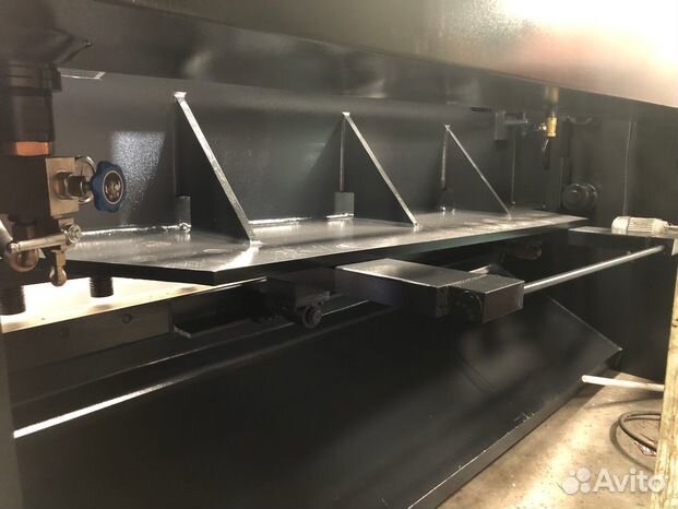 Гильотина по металлу KMT KSM 4-2500