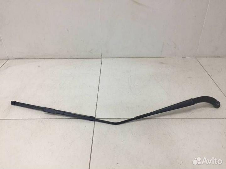 Поводок стеклоочистителя передний правый Renault K