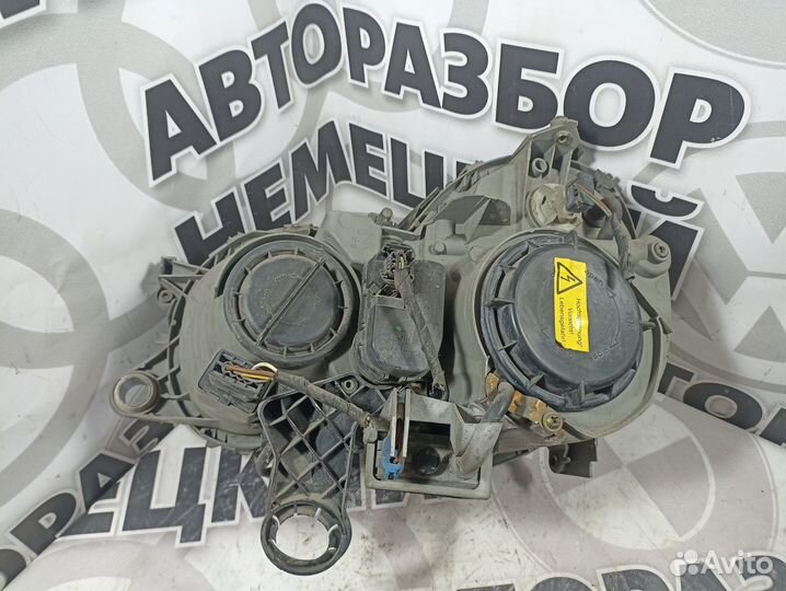 Фара Mercedes W208