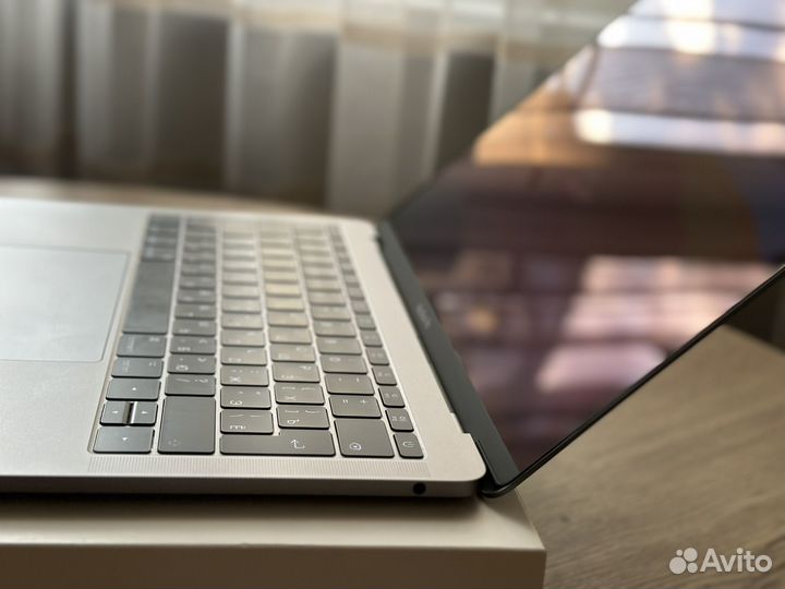 Macbook pro 13 i5 2.3 ггц 128Gb