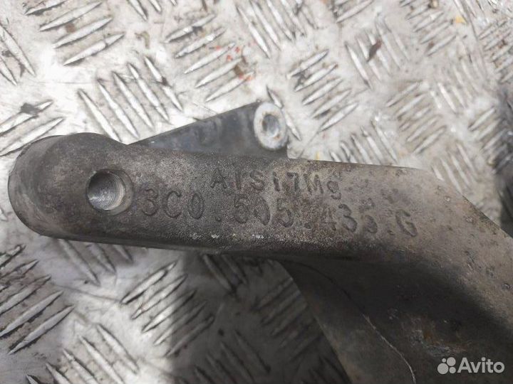 Кулак поворотный задний левый Volkswagen Tiguan