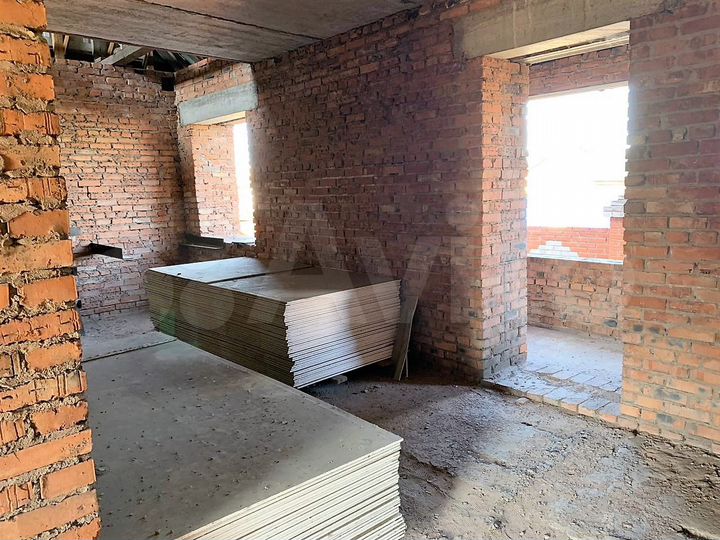 Дом 180 м² на участке 12 сот.